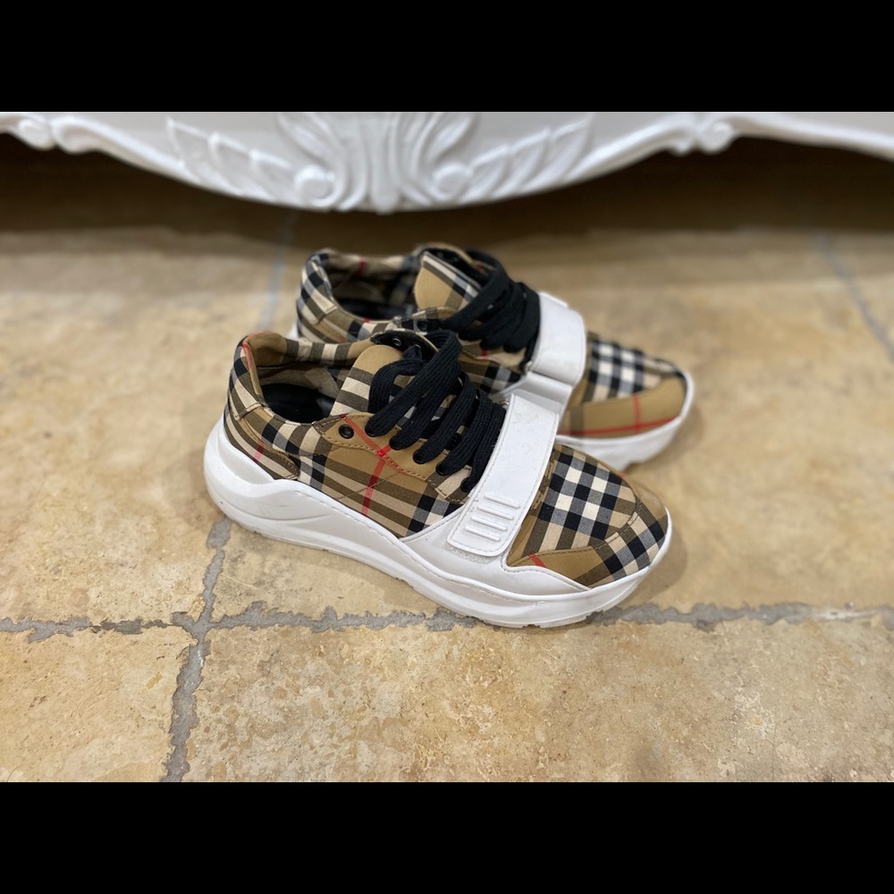 Burberry sneakers